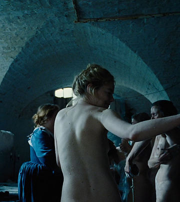 Emma Stone naked