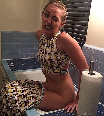 Miley Cyrus Naked Pussy - Miley Cyrus Nude Pussy And Naughty Leaks Scandal -