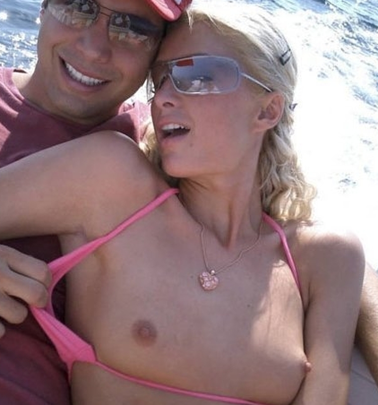 paris hilton naked photos