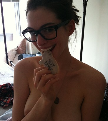 anne hathaway nude