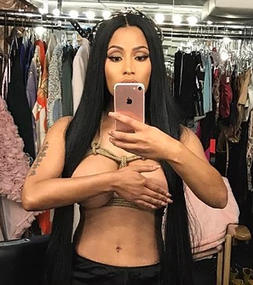 nicki minaj tits photos