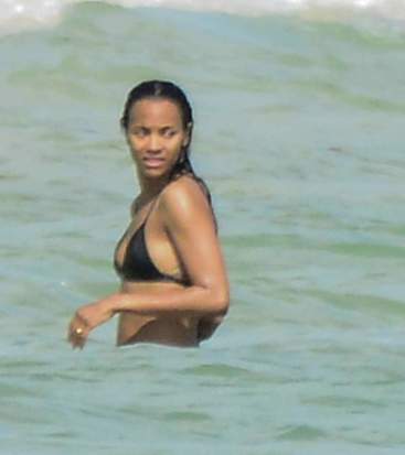 zoe saldana swimsuit