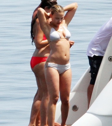 Scarlett Johansson nipples