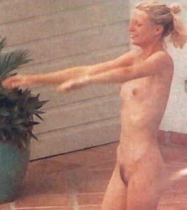 Gwyneth Paltrow nude frontal