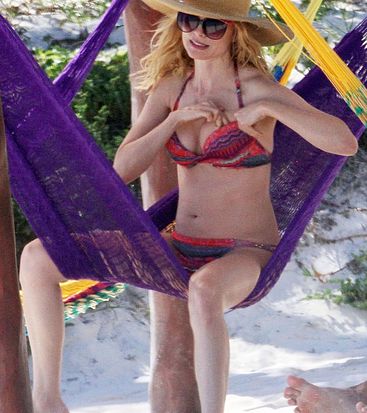 Heather Graham boob slips