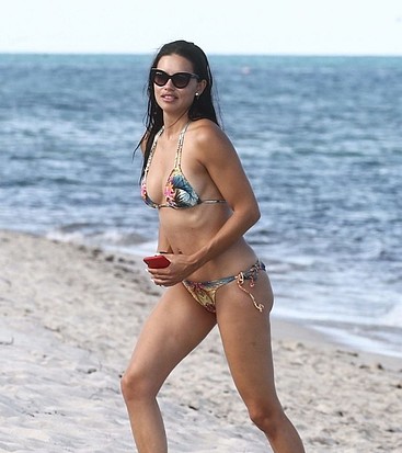 Adriana Lima bikini beach photos