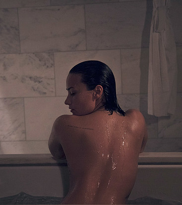 Demi Lovato hacked nude icloud