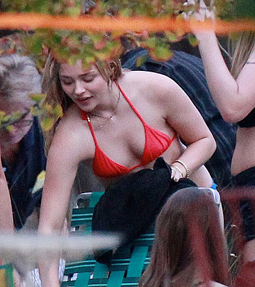 Chloe Grace Moretz nipslip