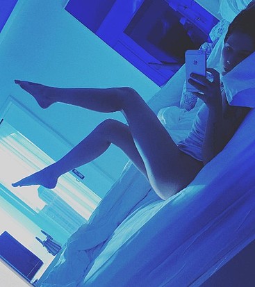 Halsey leaked nude selfie