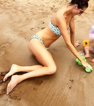 Eva Amurri bikini beach nude