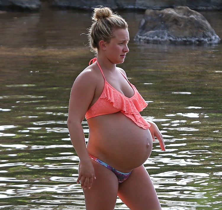 Hayden Panettiere pregnant