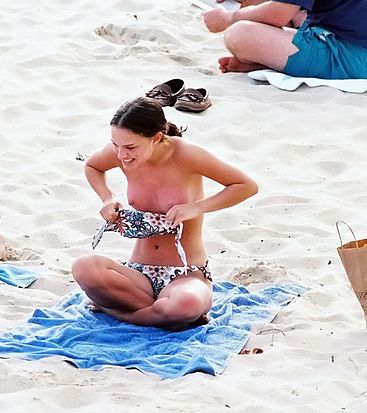 Natalie Portman oops topless naked
