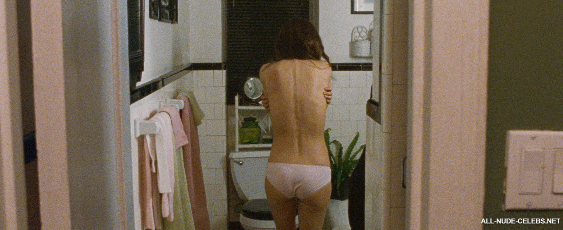 Natalie Portman exposed and sex scenes.