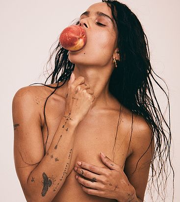 Zoe Kravitz topless photos