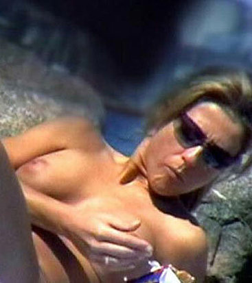 Jennifer Aniston nude topless photos
