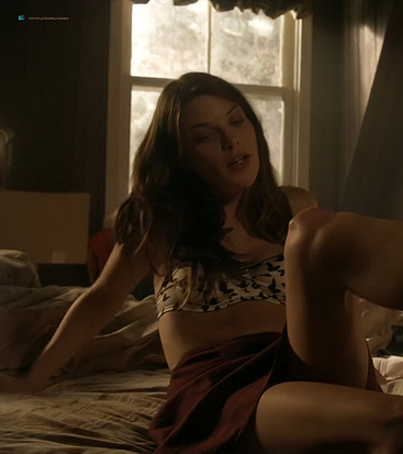 Lauren German oops upskirt