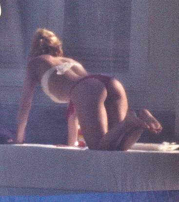 Shakira booty pics