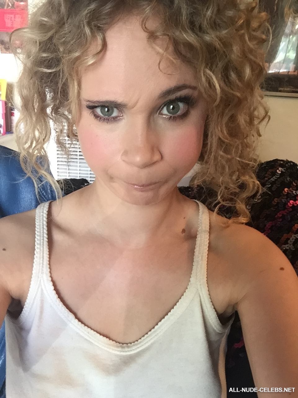 Actress Juno Temple Leaked Nude Toples And Lingerie Photos - NuCelebs.com