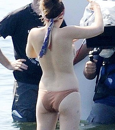Elizabeth Olsen booty beach