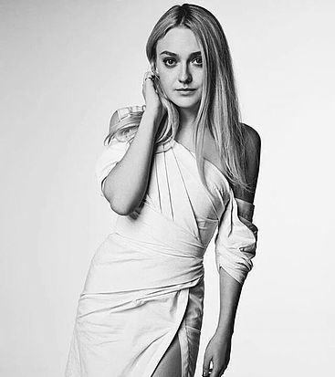 Dakota Fanning cameltoe