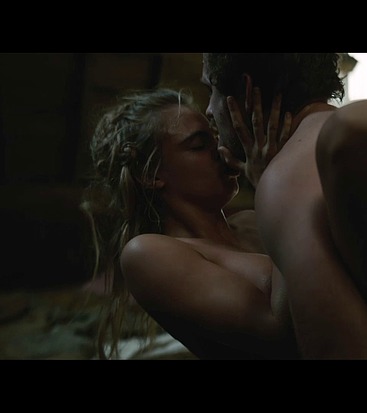 Cara Delevingne sex scenes