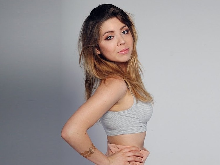 Jennette McCurdy nude and sexy.