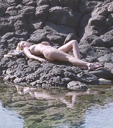 Dakota Johnson frontal nude