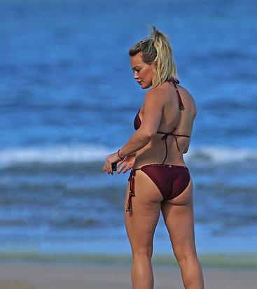 Hilary Duff sexy beach pics