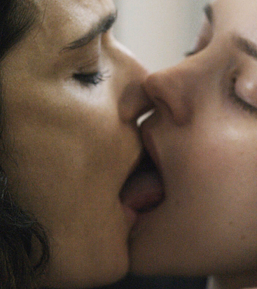 Rachel Weisz lesbian sex scenes
