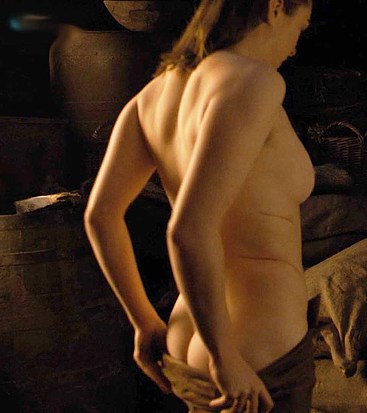 Maisie Williams nude scenes
