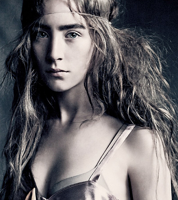 Saoirse Ronan nipslips