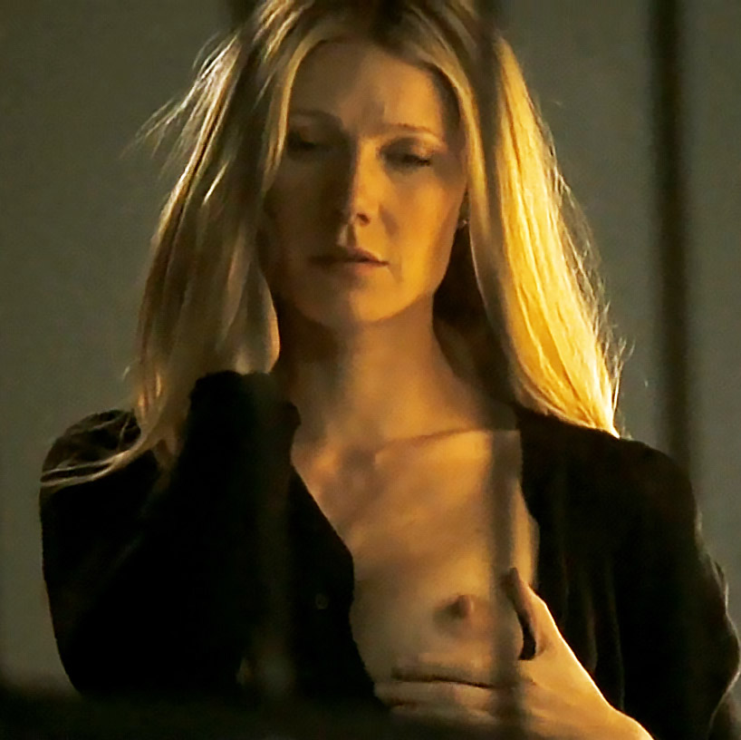 Hollywood celebrity actress Gwyneth Paltrow nude frontal with her boyfriend...