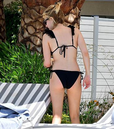 Emma Roberts ass shots