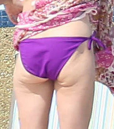 Naomi Watts ass bikini