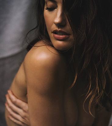 Minka Kelly topless pics