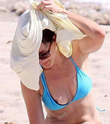 Kristin Davis naked bikini