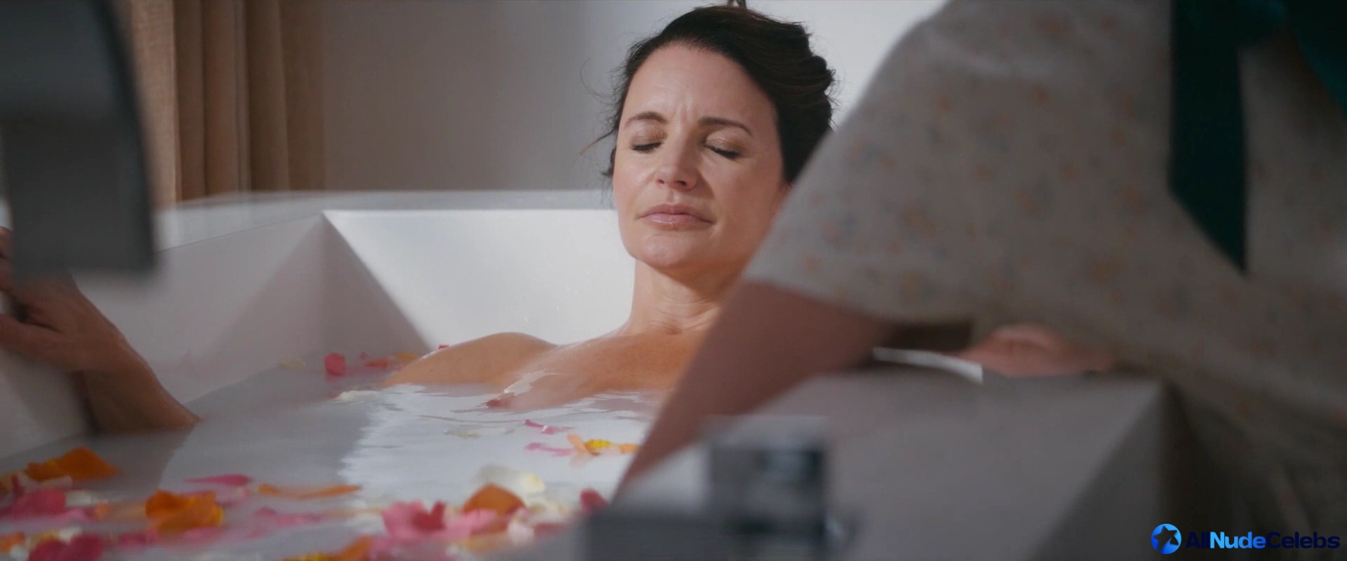 It is also worth noting Kristin Davis nude and lesbian sex scenes. 