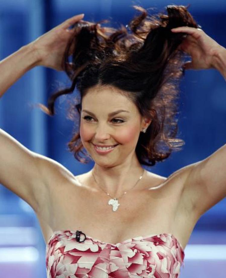 Ashley Judd topless shots