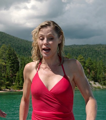 Julie Bowen bikini scenes