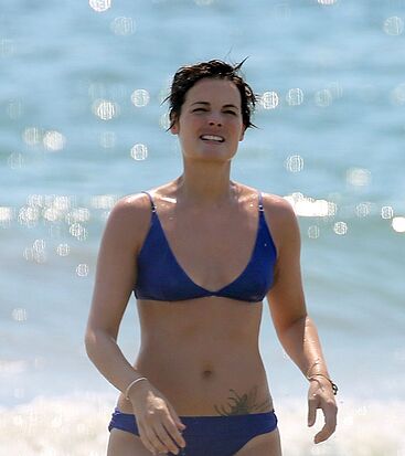 Jaimie Alexander naked beach