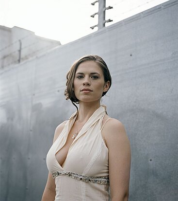 Hayley Atwell nipples