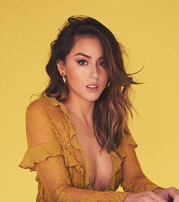 Chloe Bennet cleavage