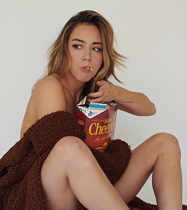 Chloe Bennet nudes