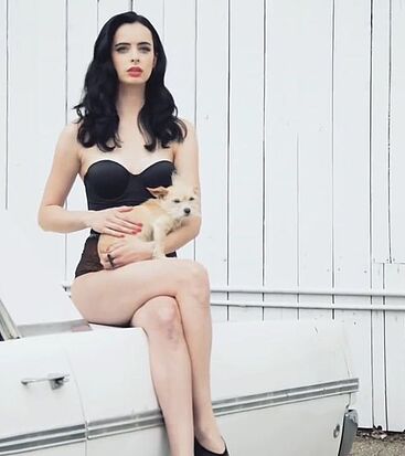 Krysten Ritter leggy