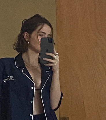 Zoey Deutch leaked nude selfie