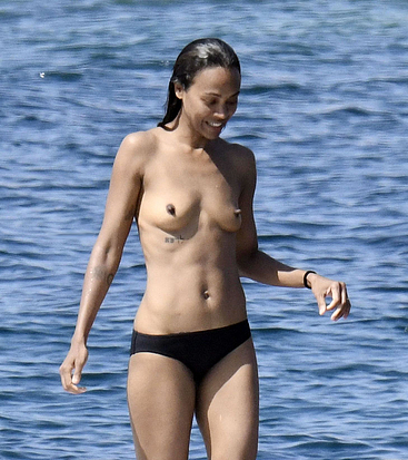 Zoe Saldana tits