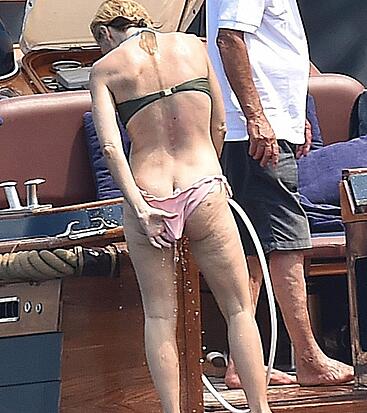 Gillian Anderson nude ass pics