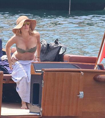 Gillian Anderson topless shots