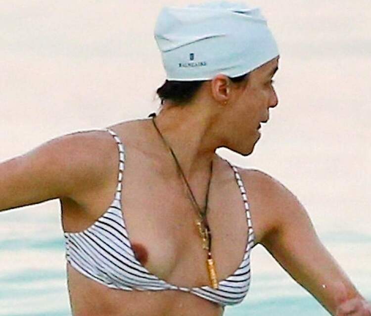 Michelle Rodriguez tits photos