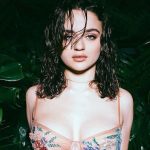 Joey King Uncensored Nude Scenes And Topless Posing Photos